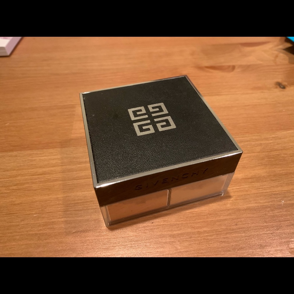 Givenchy loose powder
